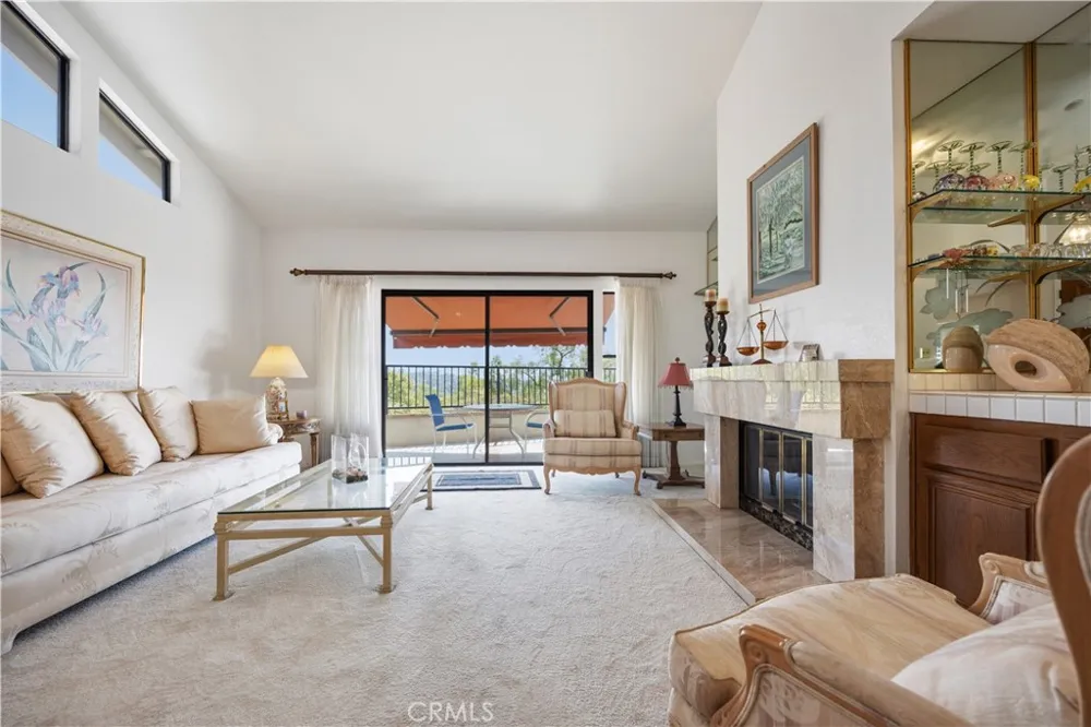 1638 Via Estrella Pomona, CA 91768