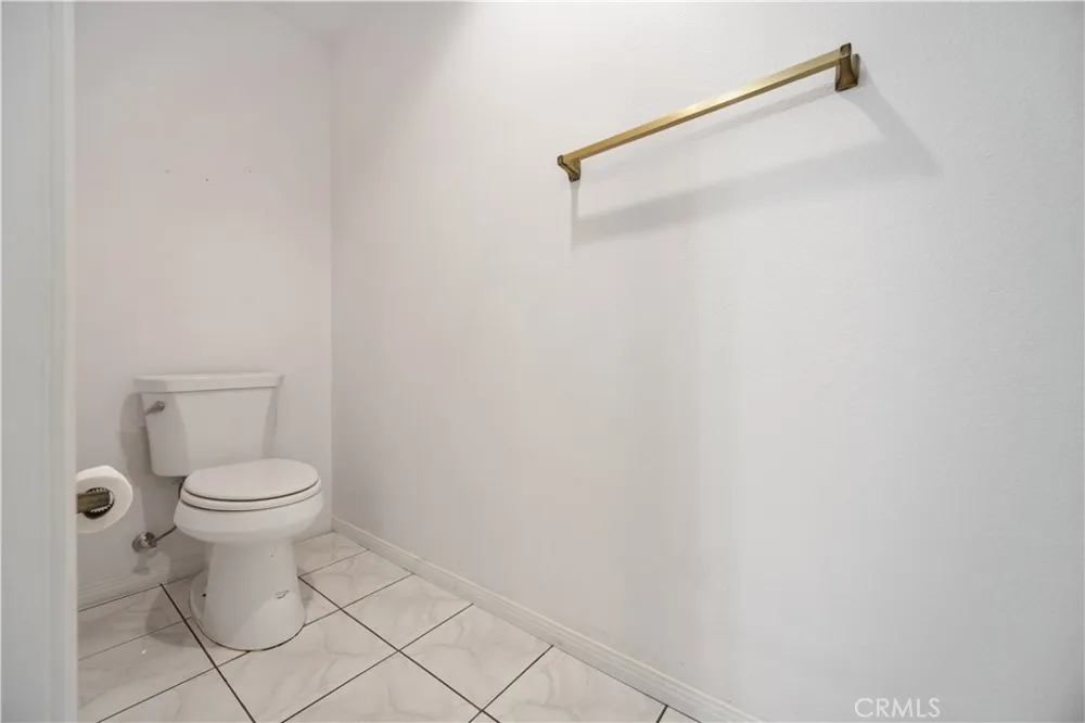 1638 Via Estrella Pomona, CA 91768