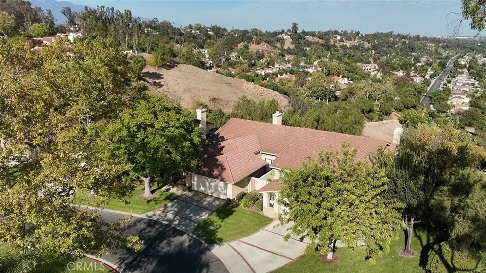 1638 Via Estrella Pomona, CA 91768