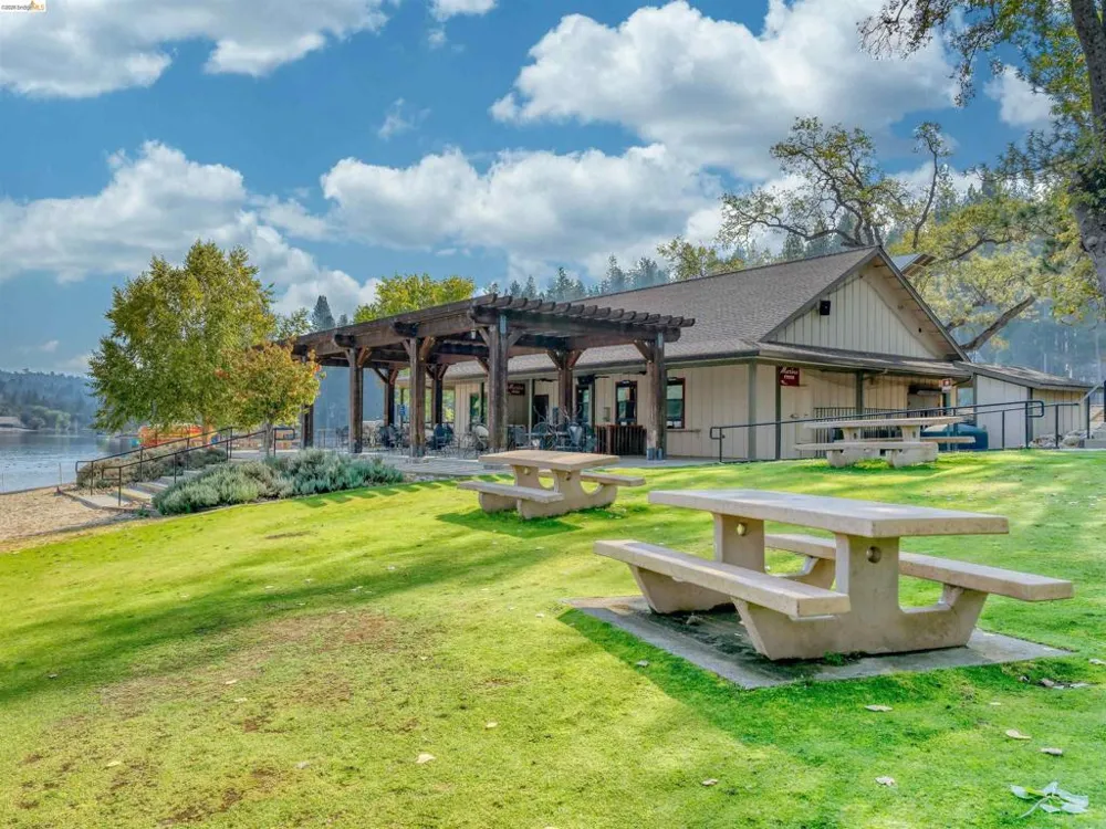 12728 Mount Jefferson St. Groveland, CA 95321