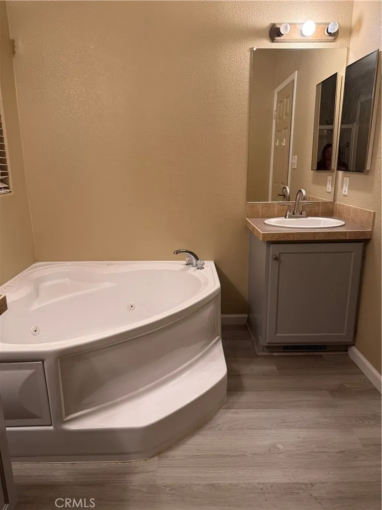2205 W Acacia #190 Hemet, CA 92545