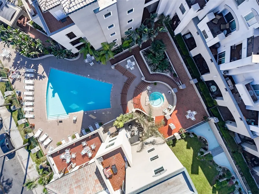 200 Pacific Coast Highway #416 Huntington Beach, CA 92648