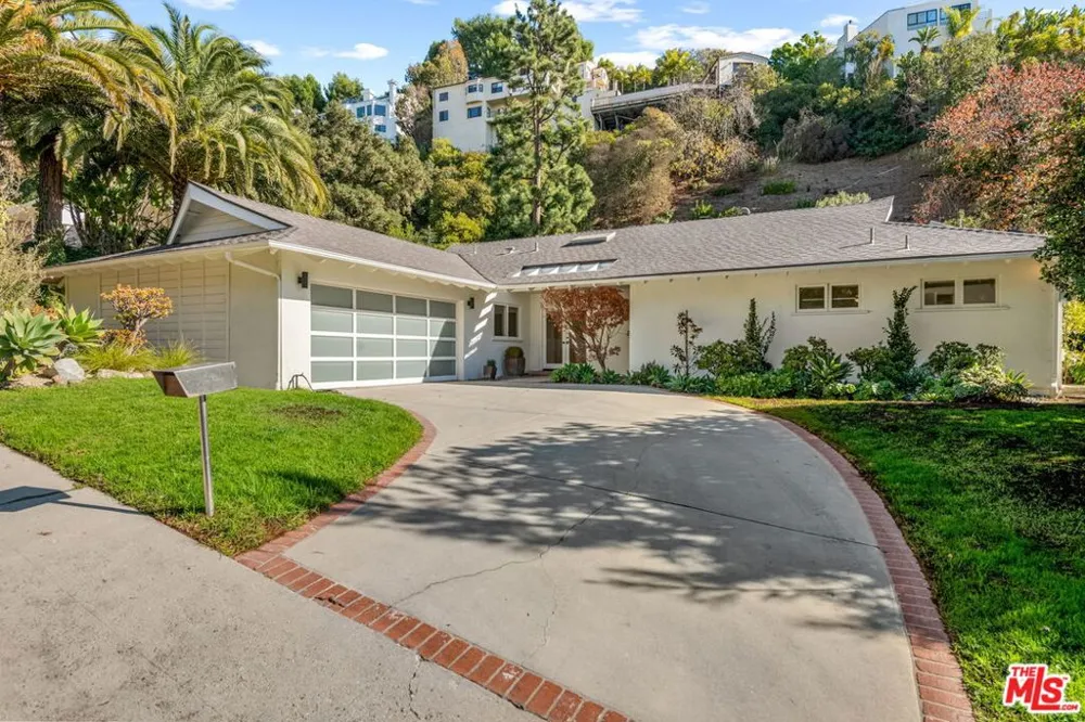 1836 Doheny Drive Los Angeles, CA 90069