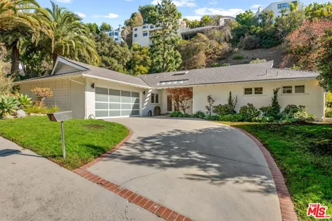 1836 Doheny Drive