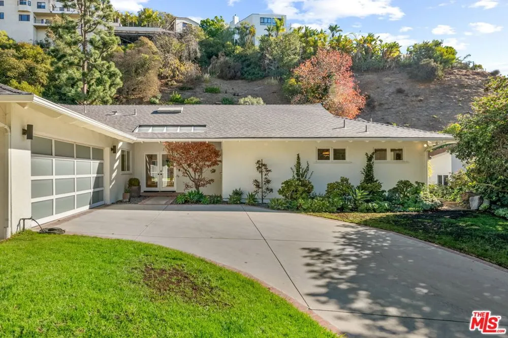 1836 Doheny Drive Los Angeles, CA 90069