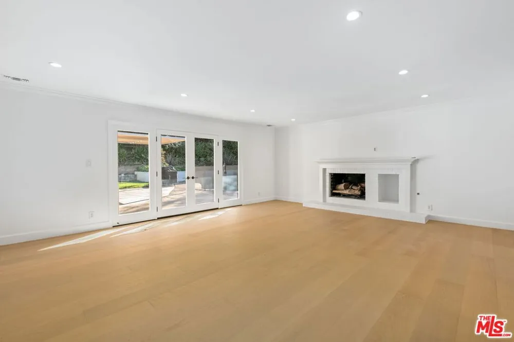 1836 Doheny Drive Los Angeles, CA 90069