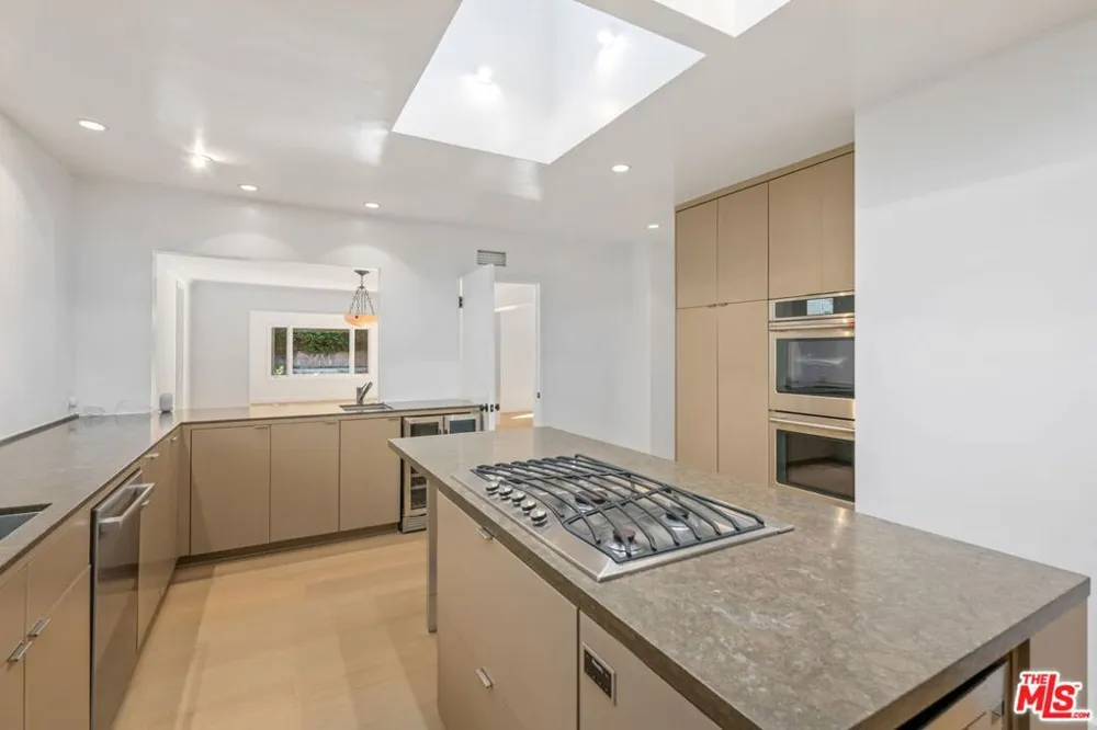 1836 Doheny Drive Los Angeles, CA 90069