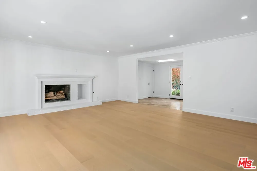 1836 Doheny Drive Los Angeles, CA 90069
