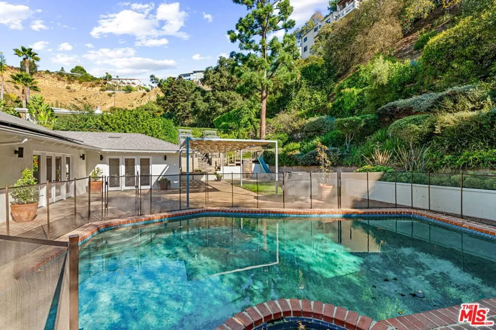 1836 Doheny Drive Los Angeles, CA 90069