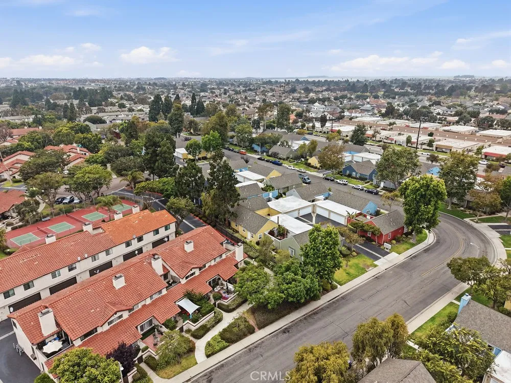 2633 Galleon Avenue Port Hueneme, CA 93041