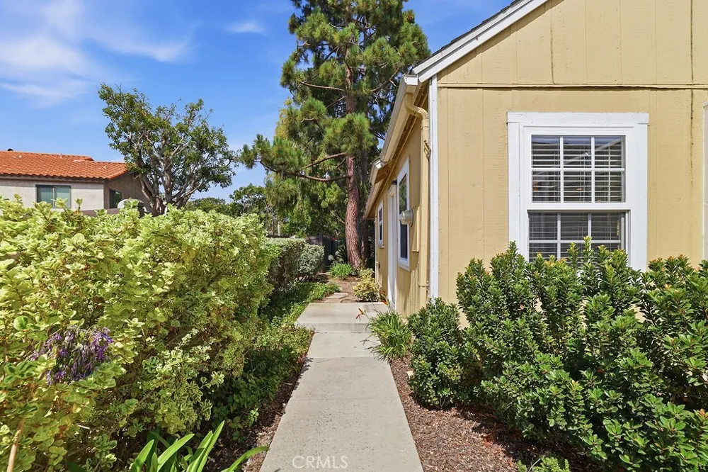2633 Galleon Avenue Port Hueneme, CA 93041
