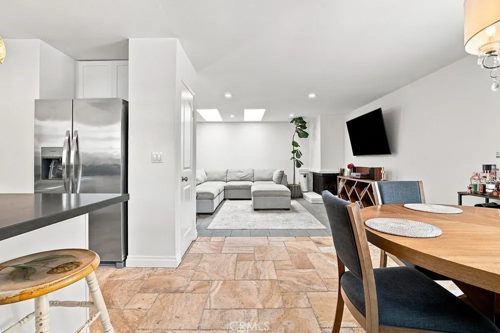2633 Galleon Avenue Port Hueneme, CA 93041