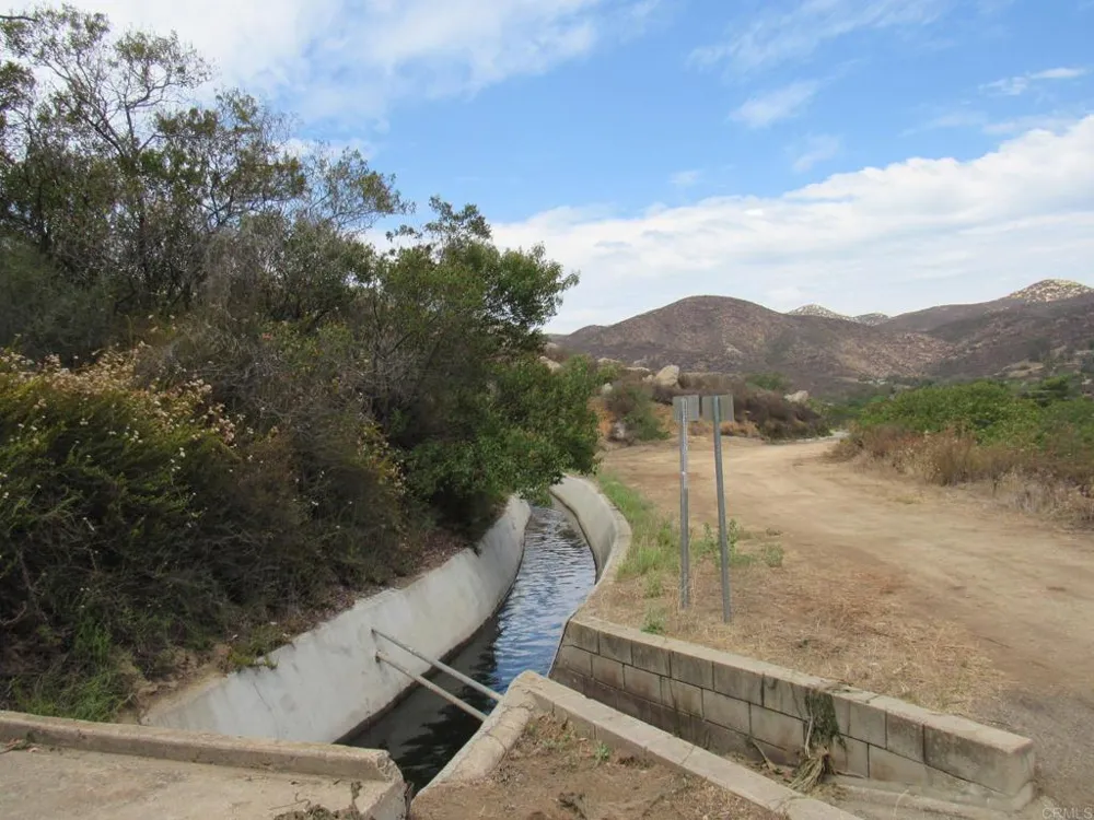 15 Hwy 94 Dulzura, CA 91917