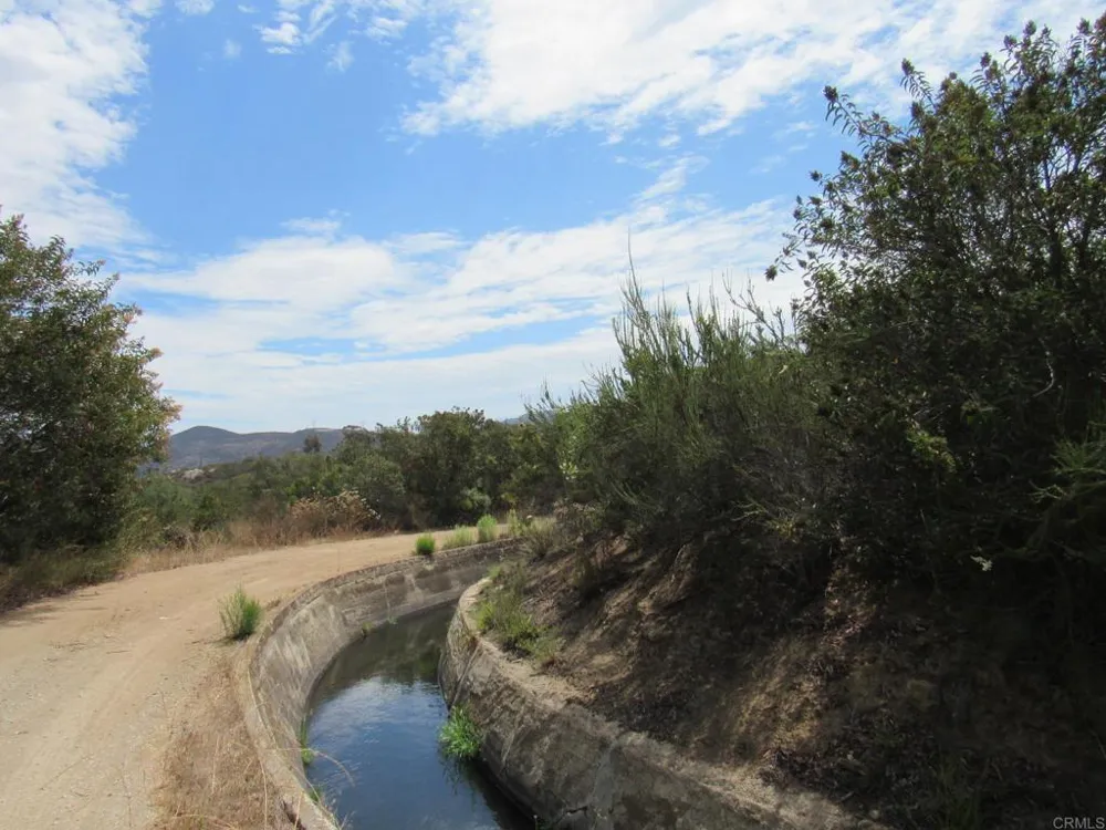 15 Hwy 94 Dulzura, CA 91917