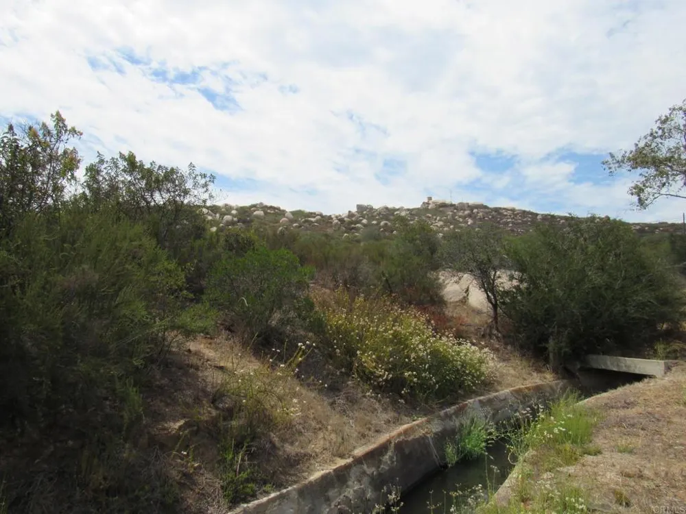 15 Hwy 94 Dulzura, CA 91917