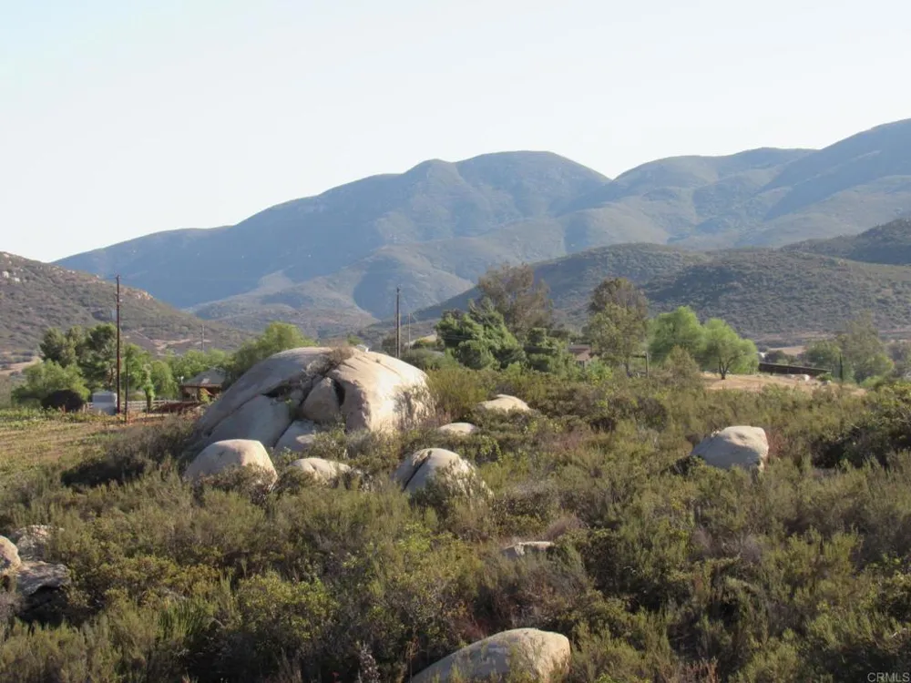 15 Hwy 94 Dulzura, CA 91917