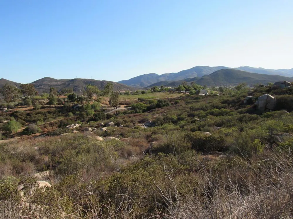 15 Hwy 94 Dulzura, CA 91917