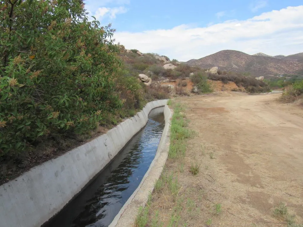 15 Hwy 94 Dulzura, CA 91917