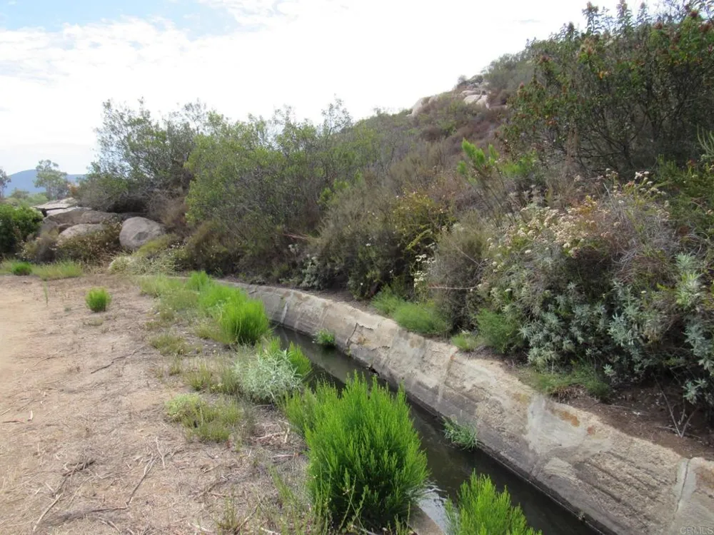 15 Hwy 94 Dulzura, CA 91917