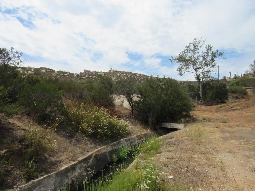15 Hwy 94 Dulzura, CA 91917