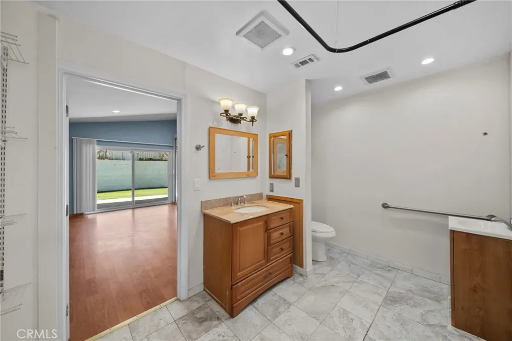 14071 Fenton Lane Sylmar, CA 91342