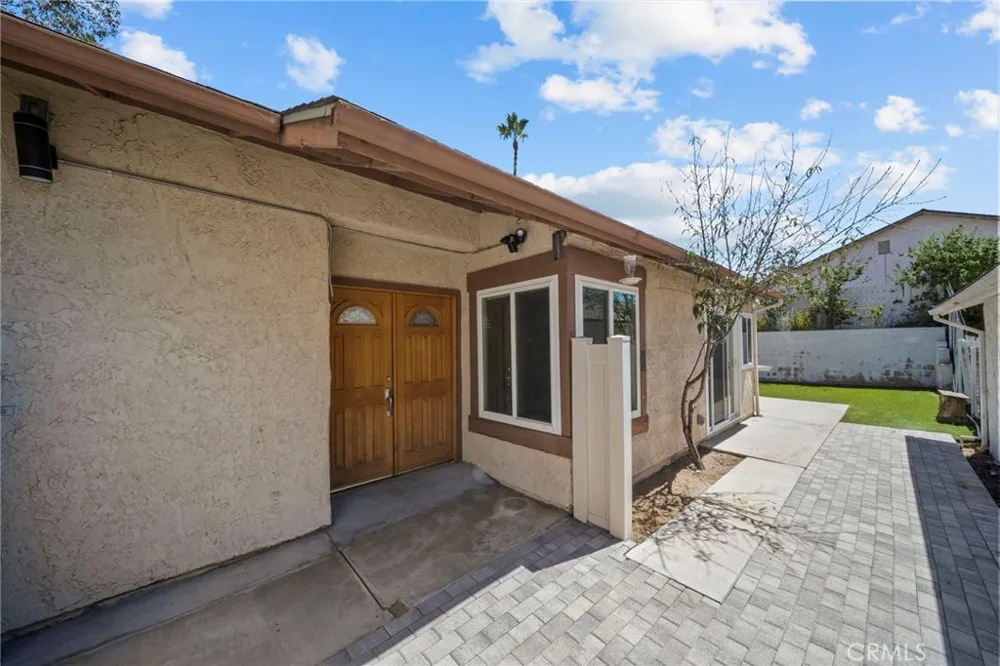 14071 Fenton Lane Sylmar, CA 91342