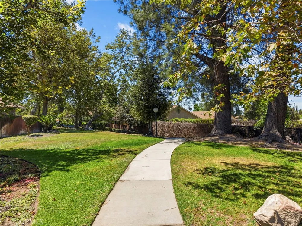 14071 Fenton Lane Sylmar, CA 91342