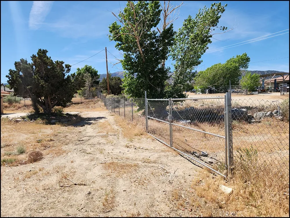 10685 Crystal Air Pinon Hills, CA 92372