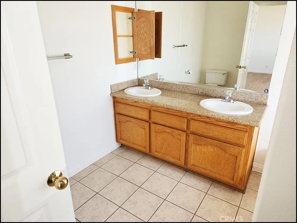 10685 Crystal Air Pinon Hills, CA 92372
