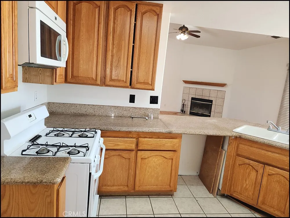 10685 Crystal Air Pinon Hills, CA 92372