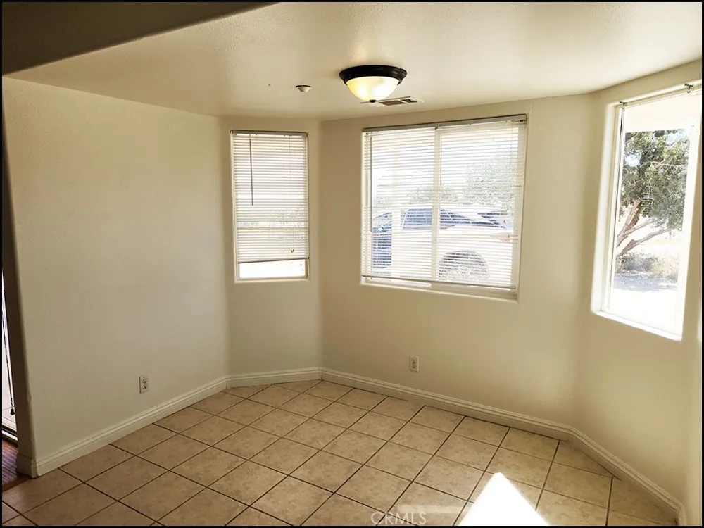 10685 Crystal Air Pinon Hills, CA 92372