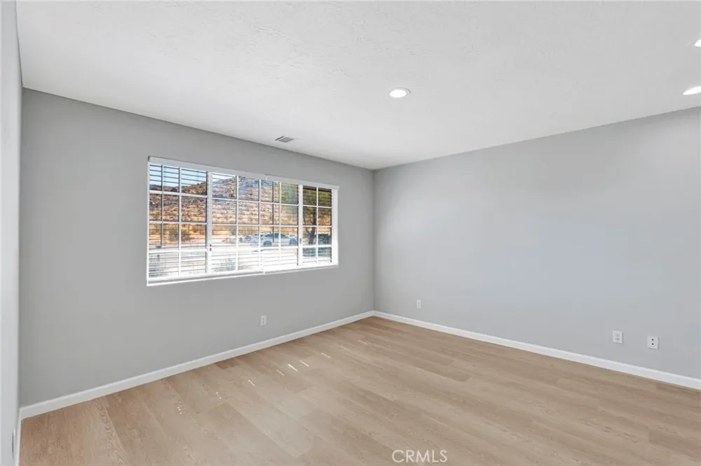 16731 Iwa Road Apple Valley, CA 92307