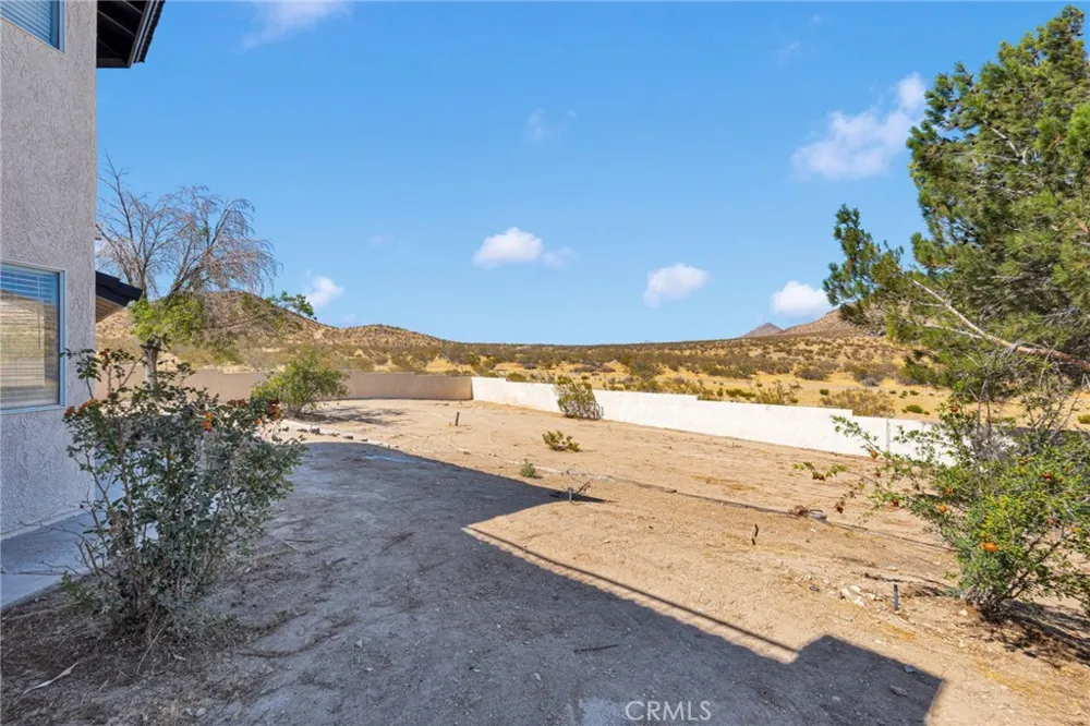 16731 Iwa Road Apple Valley, CA 92307