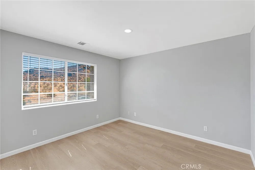 16731 Iwa Road Apple Valley, CA 92307