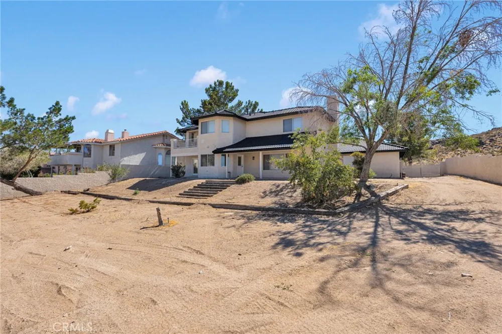 16731 Iwa Road Apple Valley, CA 92307