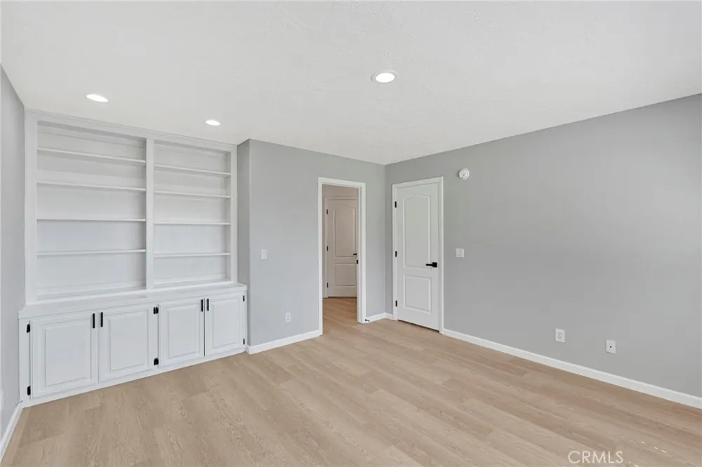 16731 Iwa Road Apple Valley, CA 92307