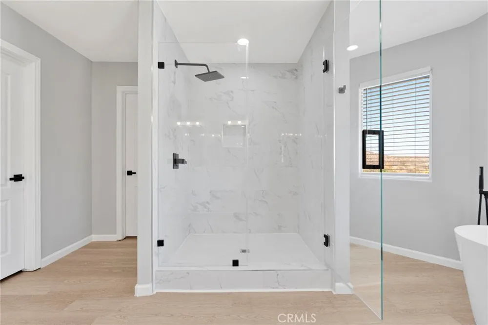 16731 Iwa Road Apple Valley, CA 92307