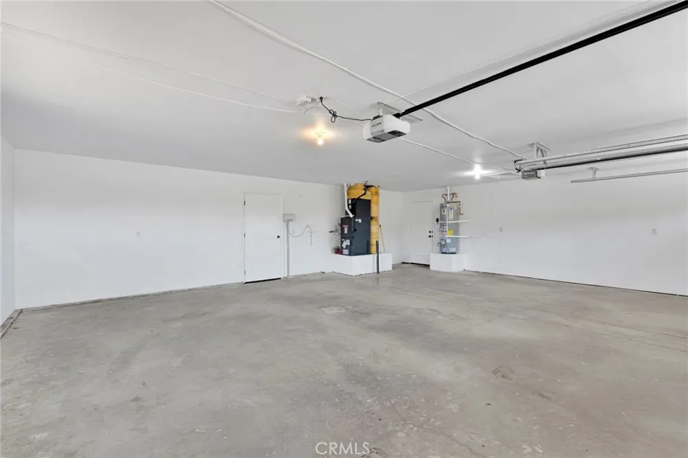 16731 Iwa Road Apple Valley, CA 92307