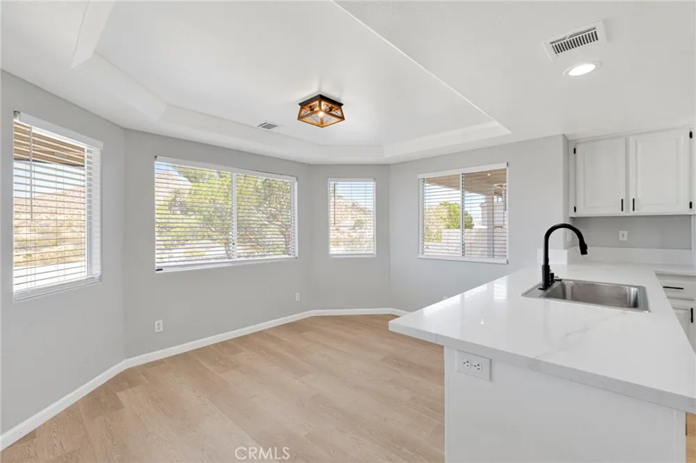 16731 Iwa Road Apple Valley, CA 92307