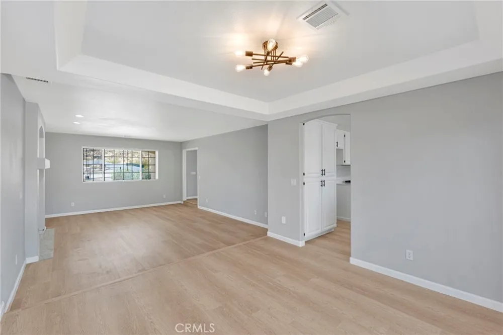16731 Iwa Road Apple Valley, CA 92307