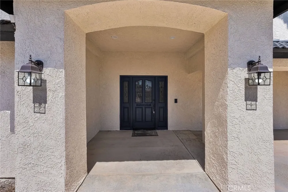 16731 Iwa Road Apple Valley, CA 92307