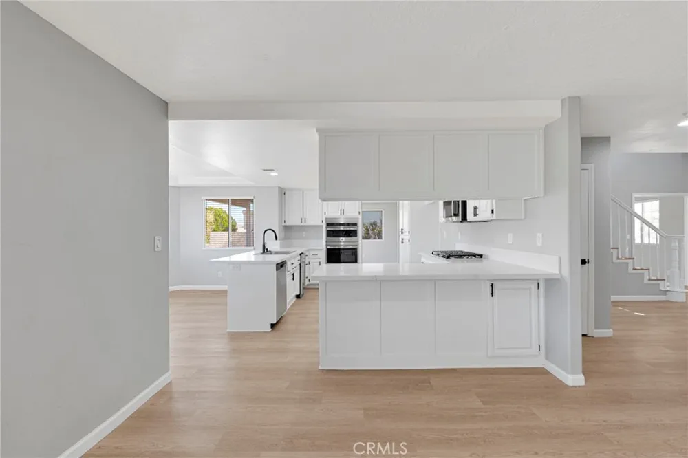 16731 Iwa Road Apple Valley, CA 92307