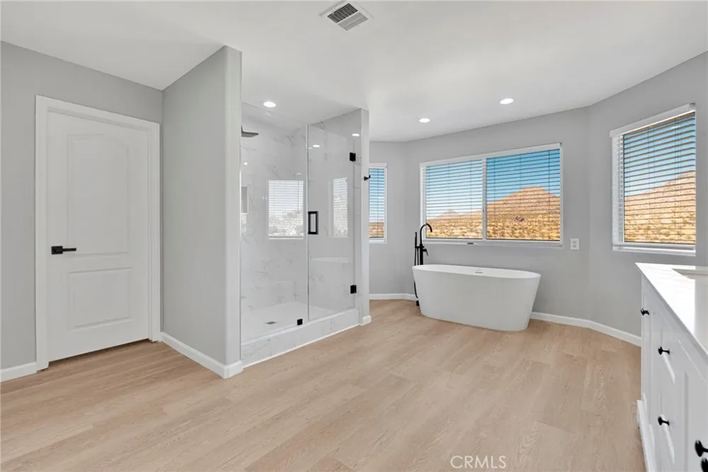 16731 Iwa Road Apple Valley, CA 92307