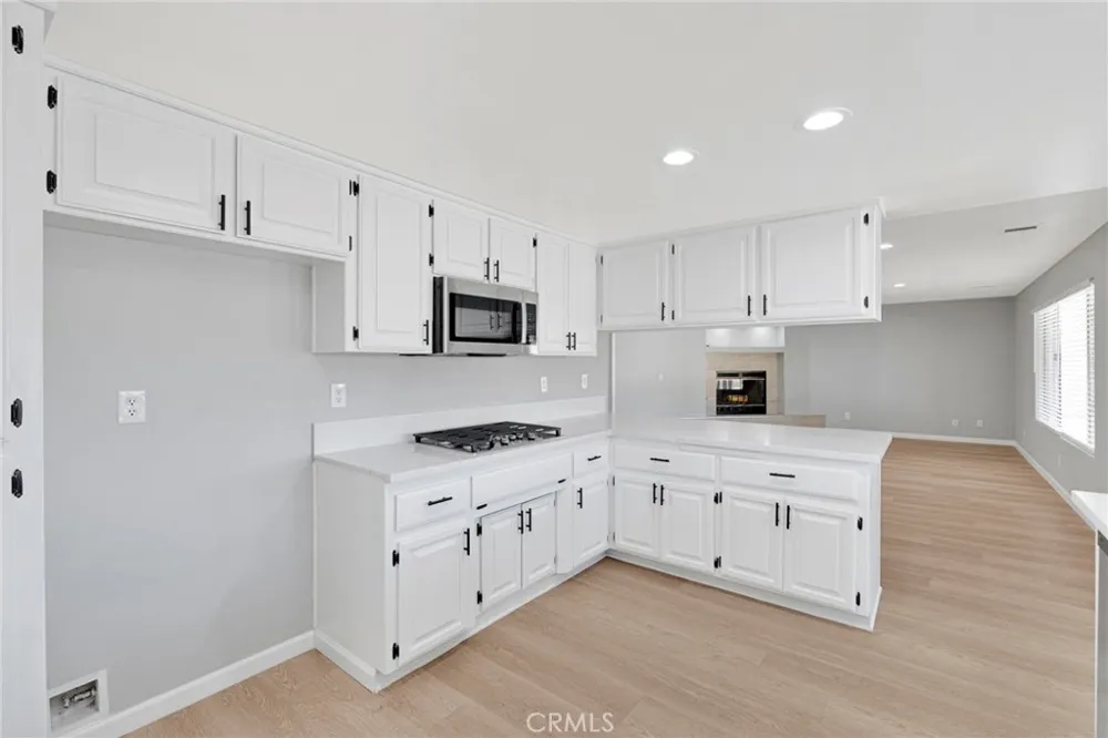 16731 Iwa Road Apple Valley, CA 92307