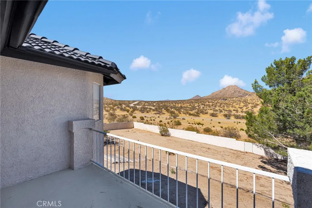 16731 Iwa Road Apple Valley, CA 92307