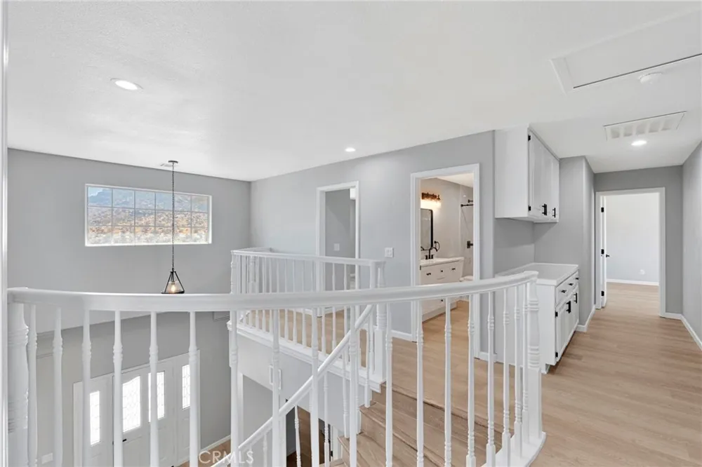 16731 Iwa Road Apple Valley, CA 92307