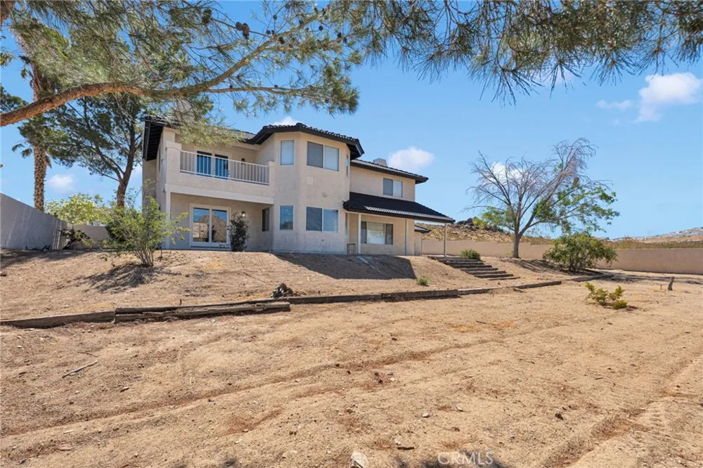 16731 Iwa Road Apple Valley, CA 92307