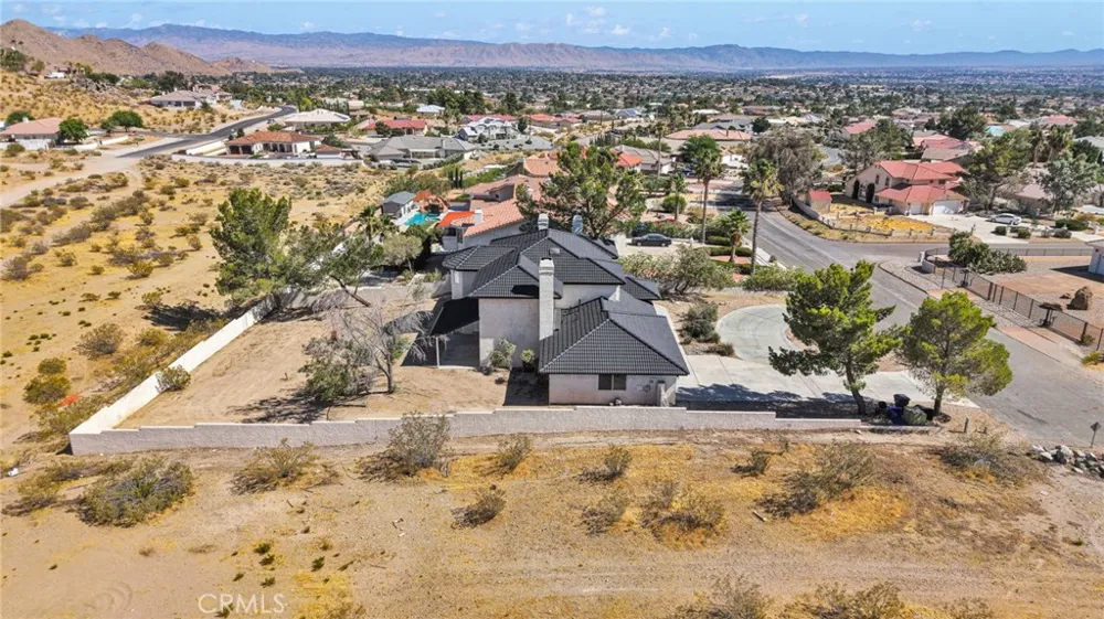 16731 Iwa Road Apple Valley, CA 92307