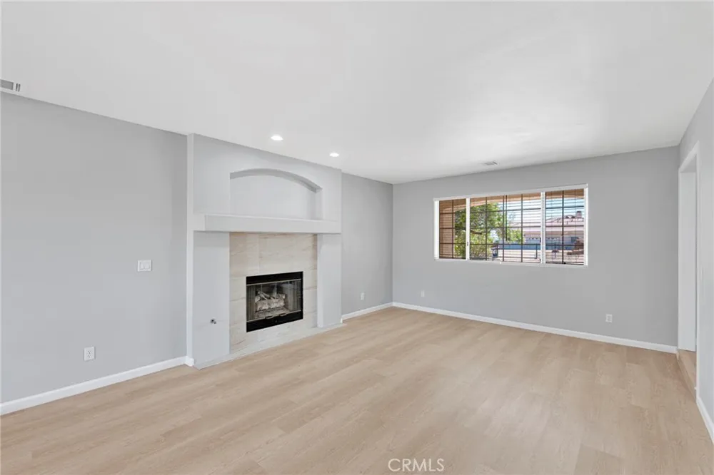 16731 Iwa Road Apple Valley, CA 92307