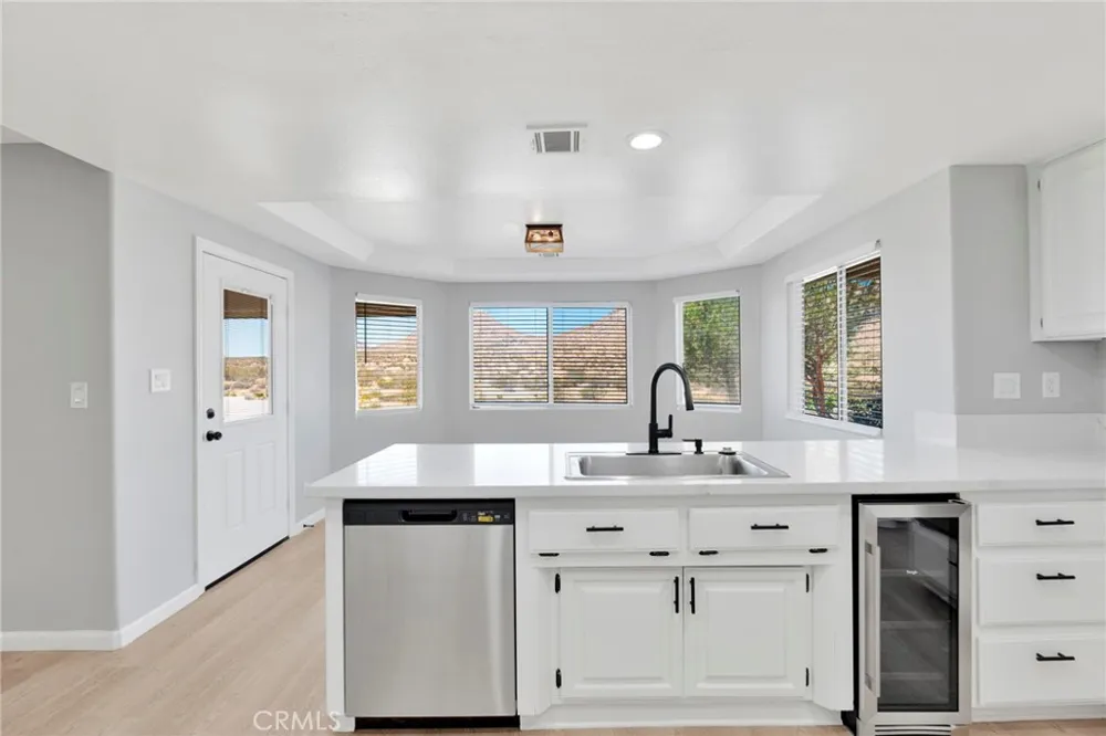 16731 Iwa Road Apple Valley, CA 92307